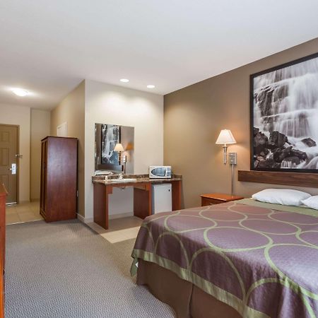 Hotel Super 8 By Wyndham Abbotsford Bc Exterior foto
